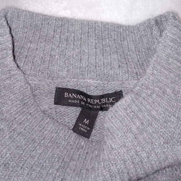 Banana Republic Italian Yarn Gray Wool-Blend Cable Knit Sweater Womens M EUC - Picture 6 of 10